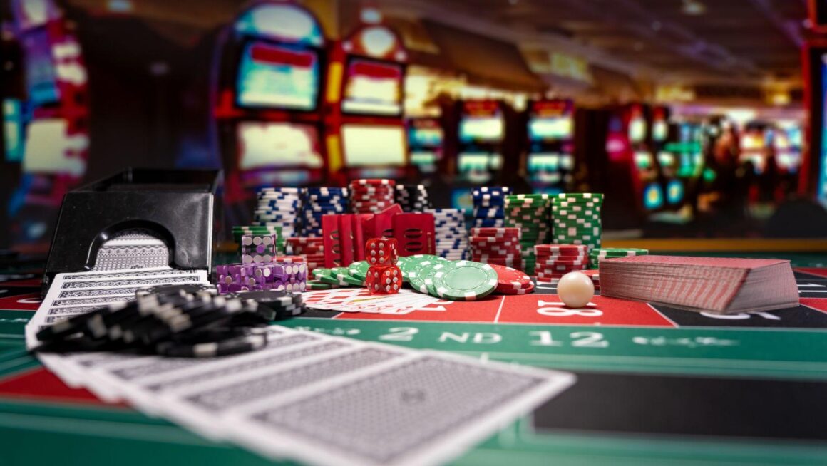 online casino player types, roulette vs slots audience, crash games player preferences, casino game demographics, online gambling behavior, casino game choice trends, high-stakes vs casual players, gambling style differences, best casino game for beginners, online casino engagement